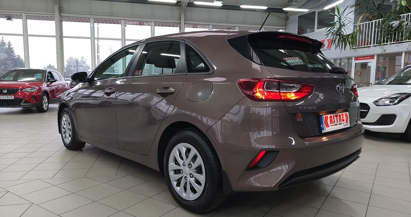 Kia Ceed cena 52800 przebieg: 119000, rok produkcji 2019 z Ślesin małe 379